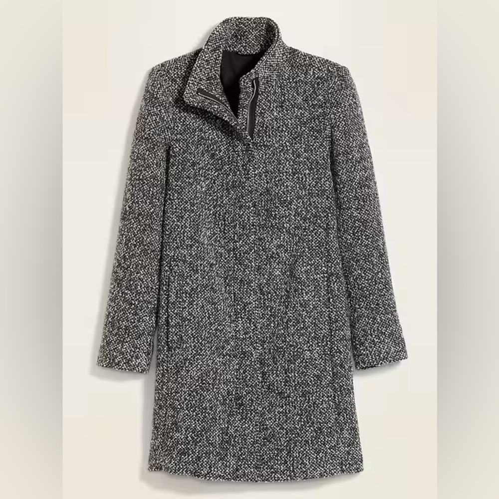 Old Navy black and gray marled coat, lined, full zipper, size Medium